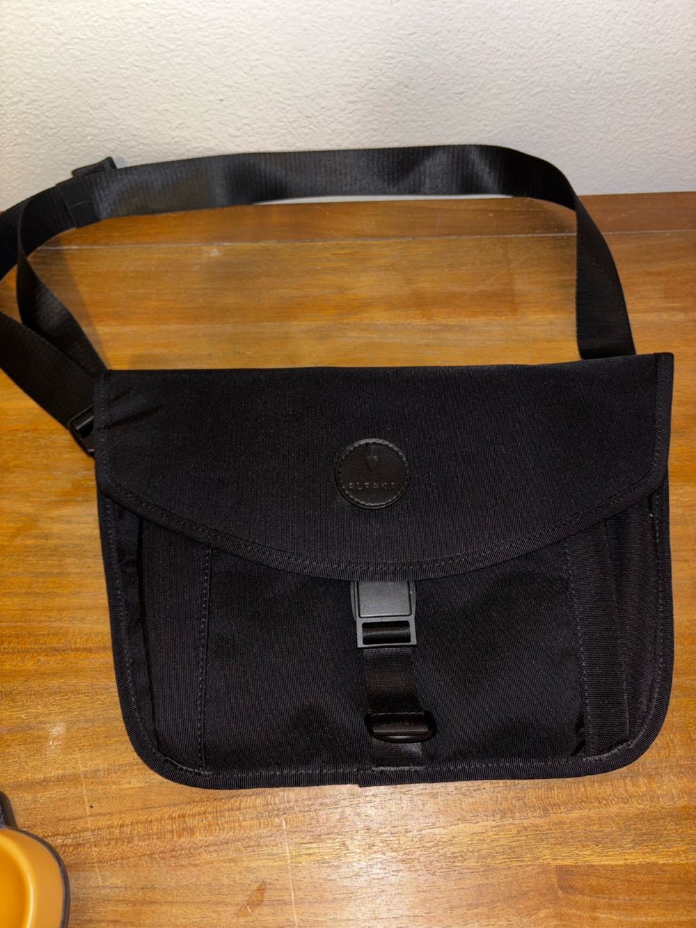 ALPAKA Messenger bag cross shoulder crossbody carry  ALPAKA Black - Picture 2 of 4
